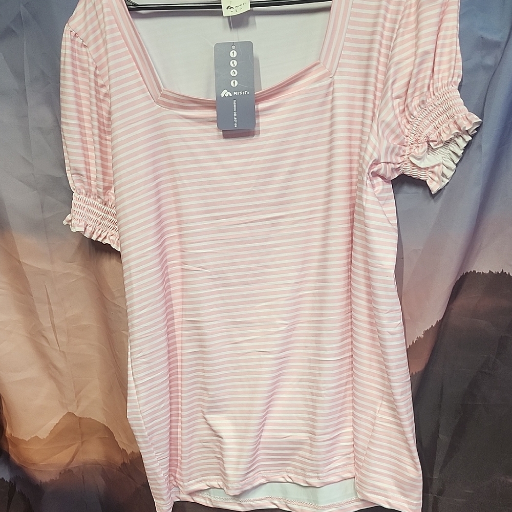 Chic Pink Striped Short Sleeve Top